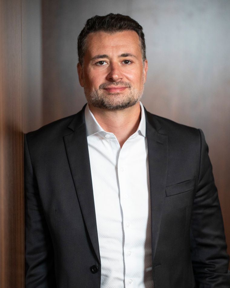 Roberto M. Martins